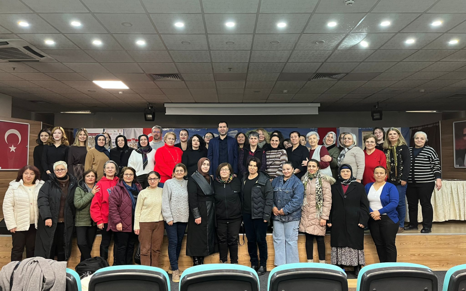 Sivas Eğitim ve Kültür Derneği’nden Kadın Sağlığına Değer Katan Konferans