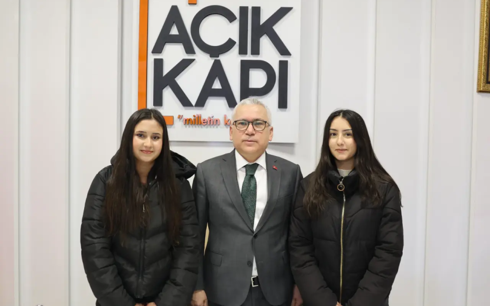Sivas Valisi Yılmaz Şimşek’in Açık Kapı Buluşmaları Vatandaşın Gönlünü Kazanıyor