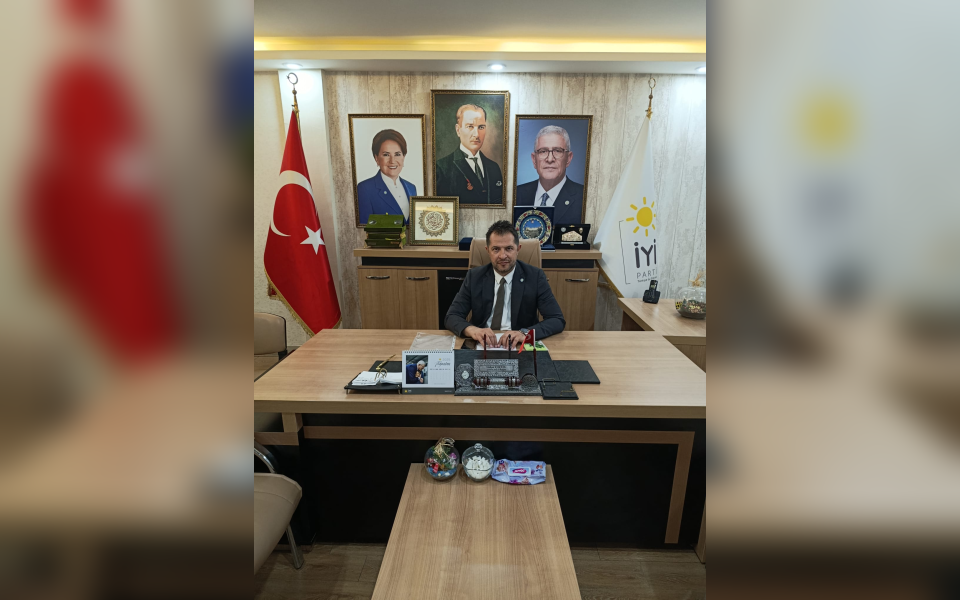Volkan Karasu" Sivas Cumhur İttifakına güvenmiş destek vermiş şehir kalkınsın gelişsin diye Cumhur İttifakı ne yapmış bunun karşılığında kendilerine Sivas kadar oy vermeyen İllere destek vermiş"